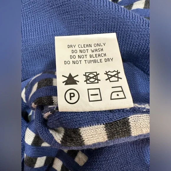 Happy Sheep NWT Size Medium blue Square and cream V neck super soft - Picture 2 of 8